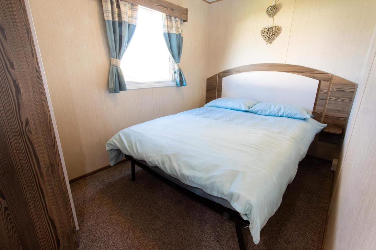 Caravan In Haven Marton Mere Holiday Park Blackpool Exteriör bild