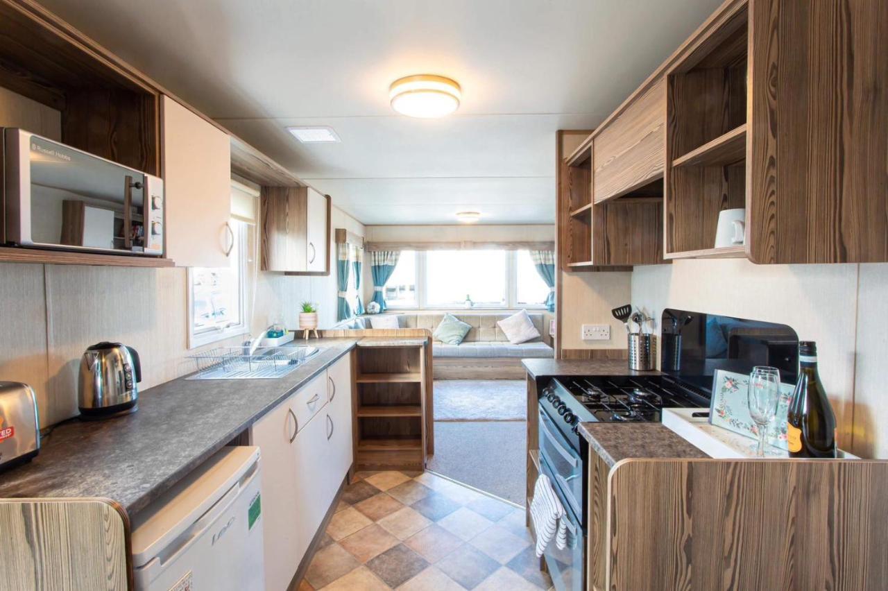 Caravan In Haven Marton Mere Holiday Park Blackpool Exteriör bild
