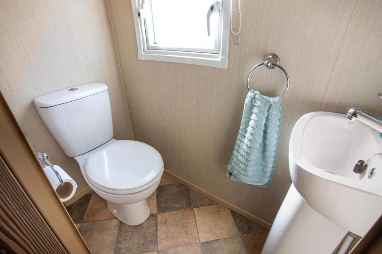 Caravan In Haven Marton Mere Holiday Park Blackpool Exteriör bild